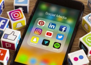 Stratégie Adaptée - Community Management pour les Concessions Automobiles